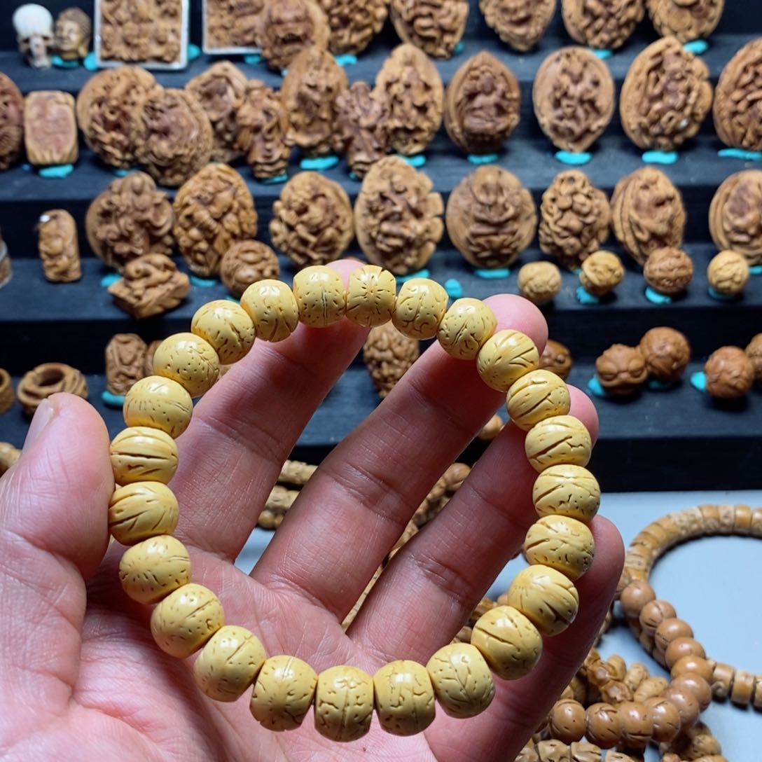 *️*盘锦奶油皮恒大手串