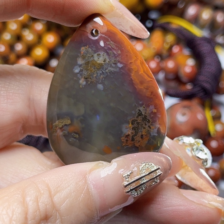 玛瑙/玉髓颈饰未镶嵌我**我