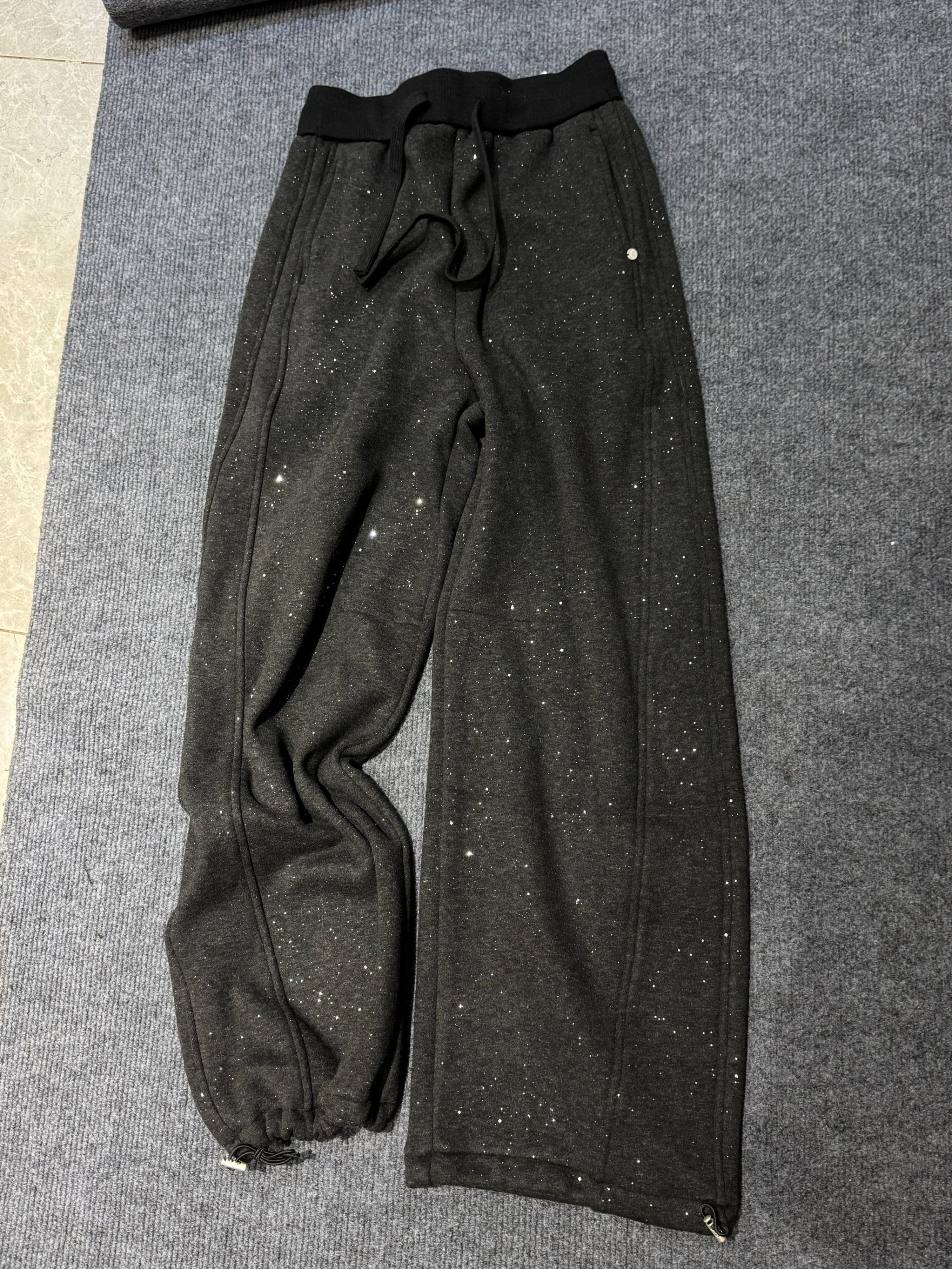 红衣俏家时尚百搭秋冬休闲阔腿弯刀裤8116