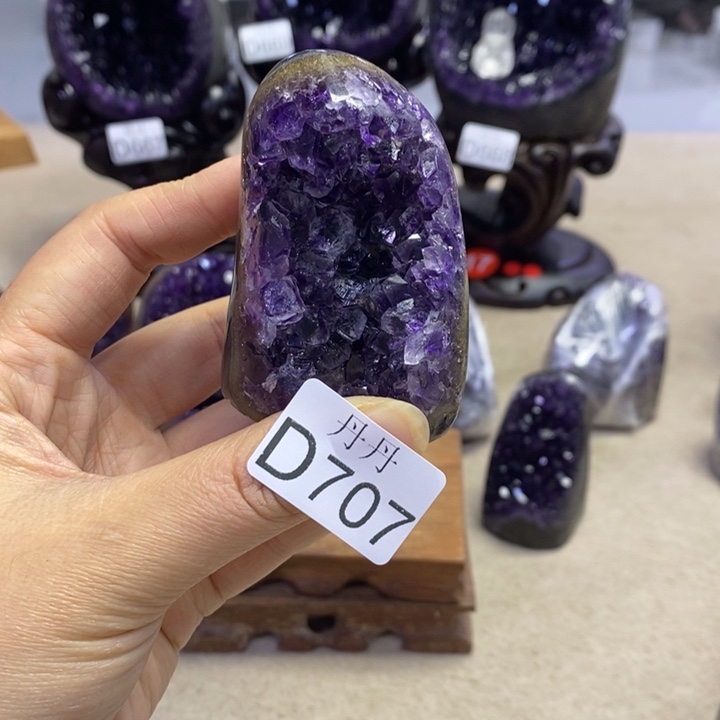 未镶嵌水晶大型摆件（非配饰）