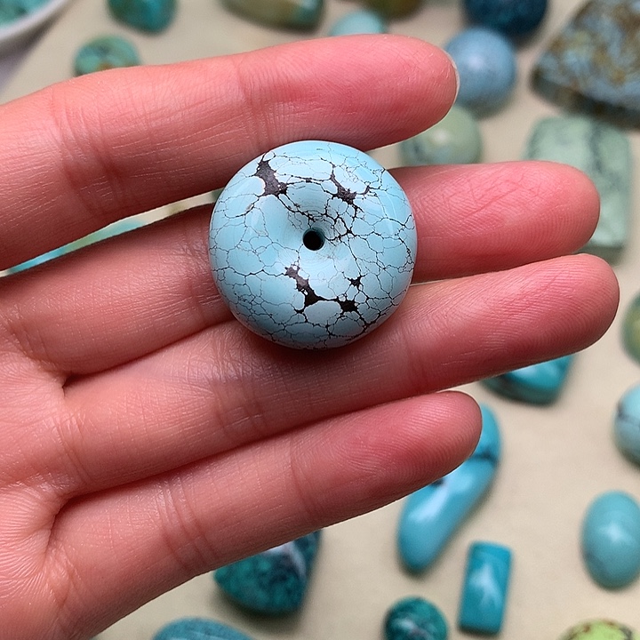 绿松石未镶嵌珠宝奇石