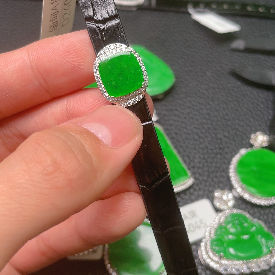 【闪购商品】翡翠吊坠(不含链)银S925镶嵌