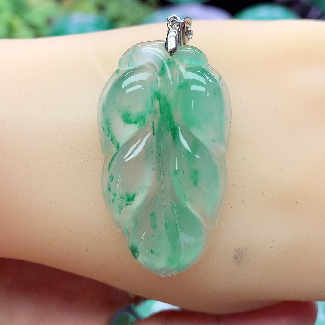 石英质玉颈饰未镶嵌