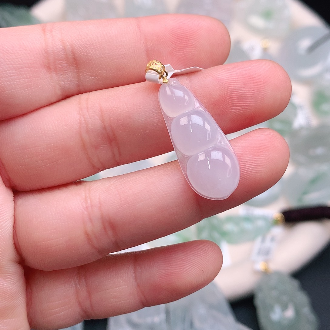 翡翠颈饰18K金镶嵌冰胶豆子