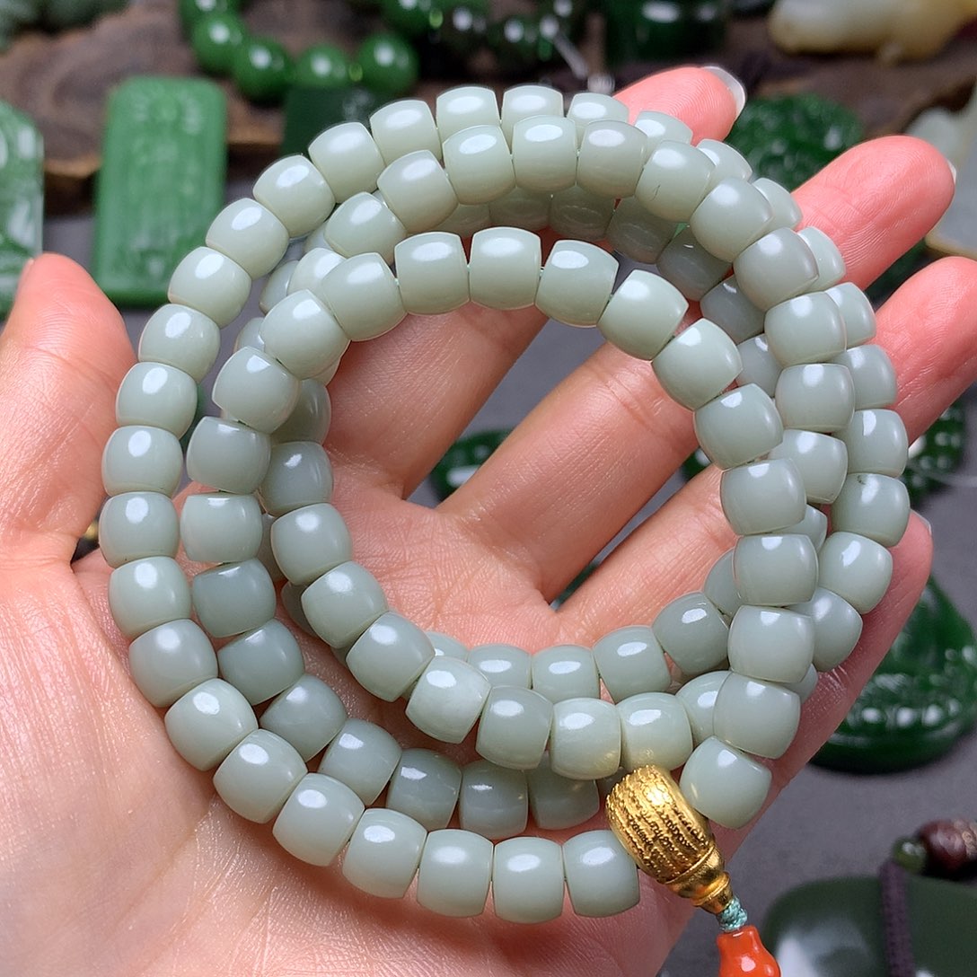 和田玉颈饰未镶嵌手串