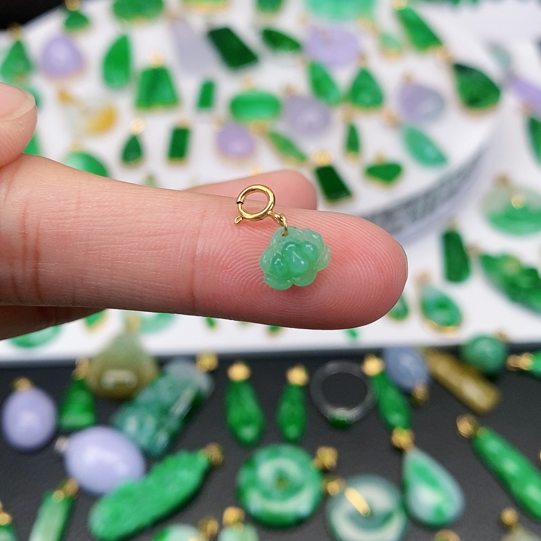 翡翠吊坠(不含链)18K金镶嵌