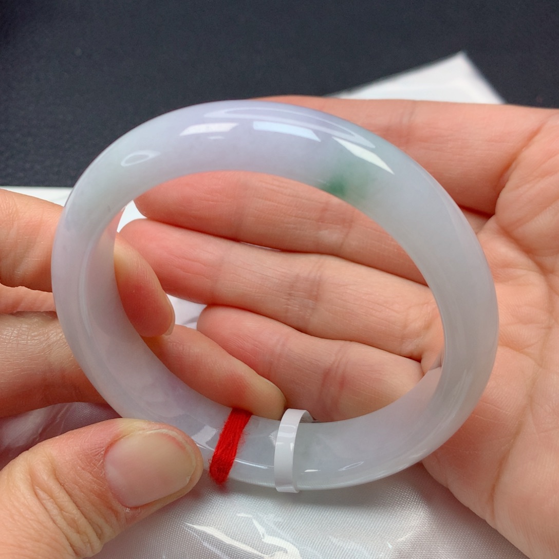 翡翠手镯未镶嵌54圈