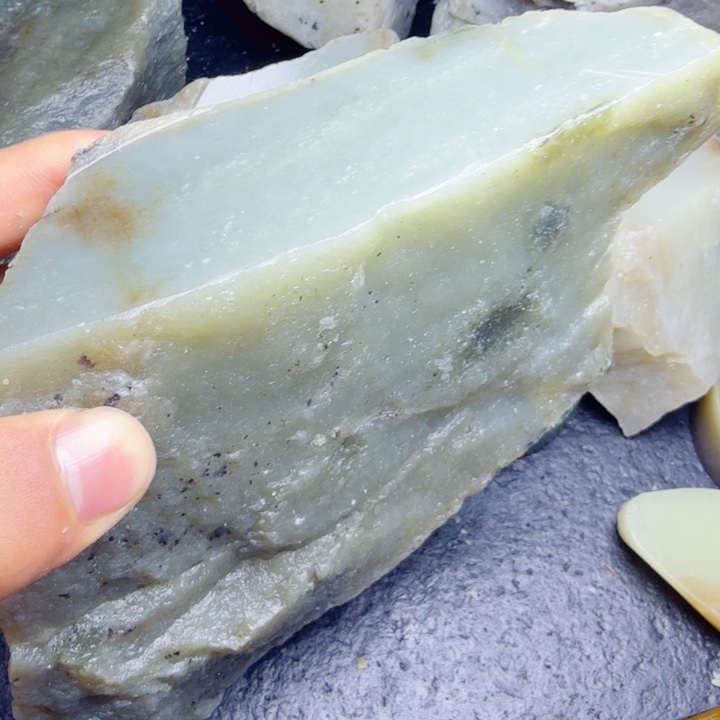 和田玉（糖玉）未镶嵌珠宝奇石