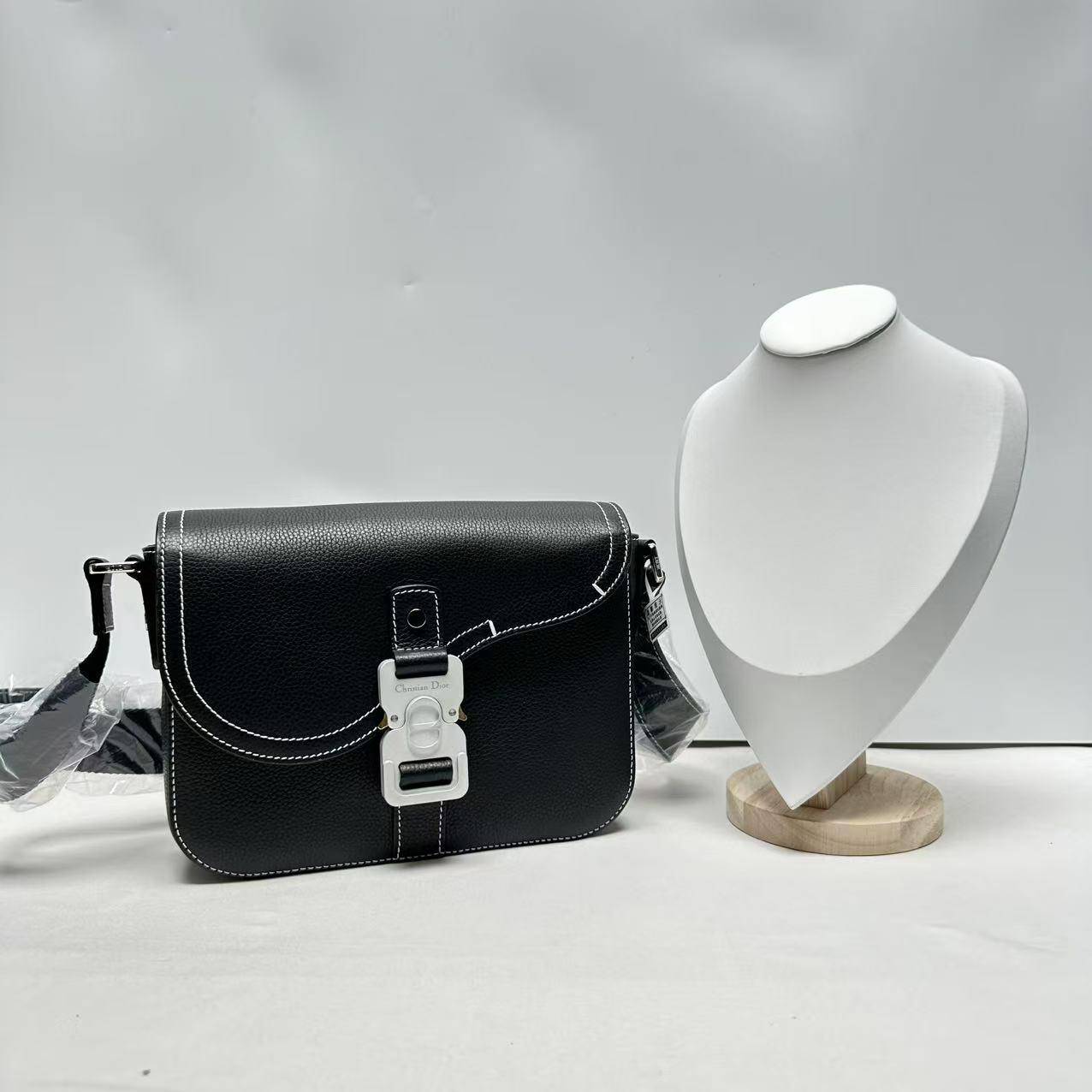 胖虎熙少/迪奥/95新/公价0/箱包/斜挎包/31B2501130236