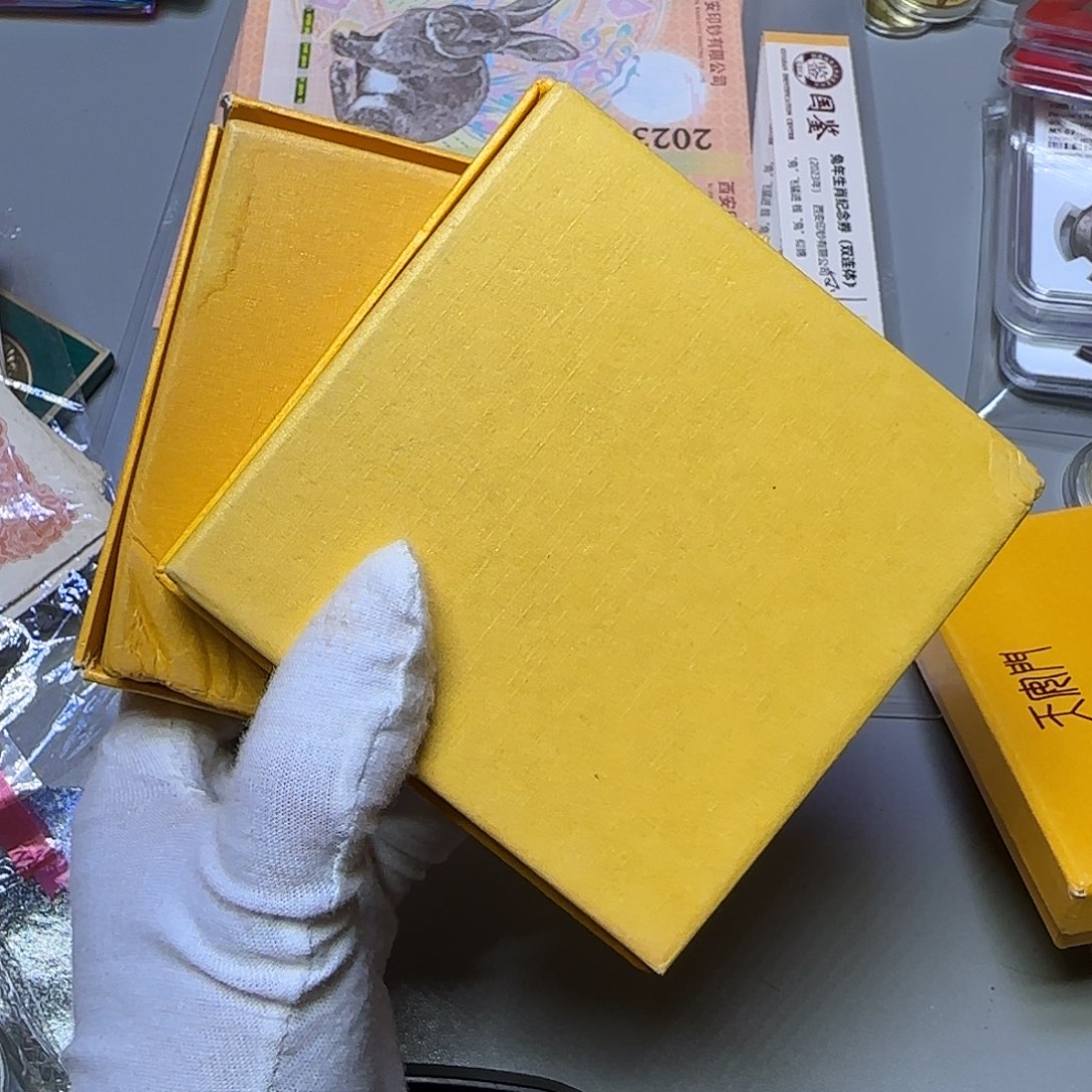 其他普通金属两个纪念章一起瑕疵特价