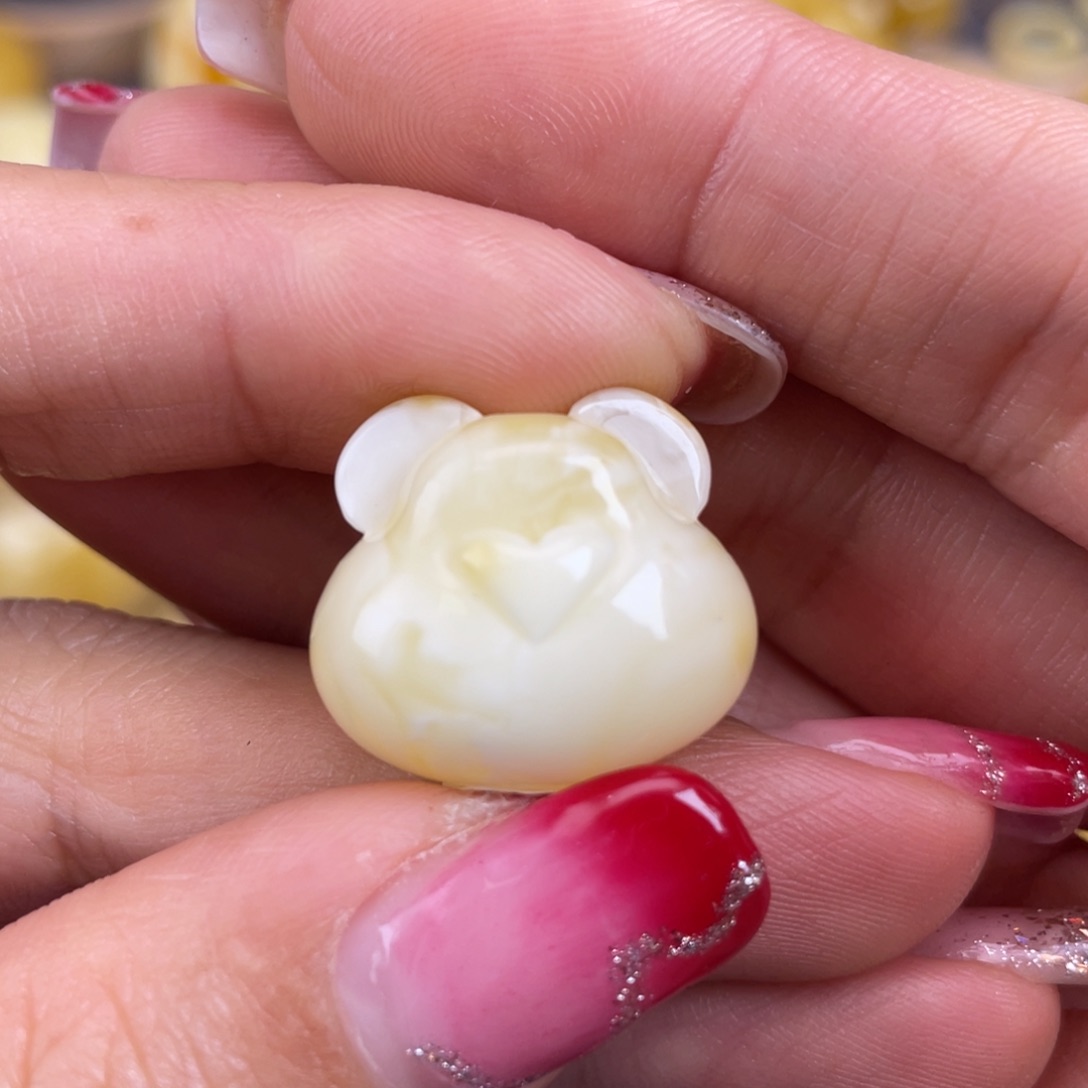 琥珀裸石未镶嵌蜜蜡