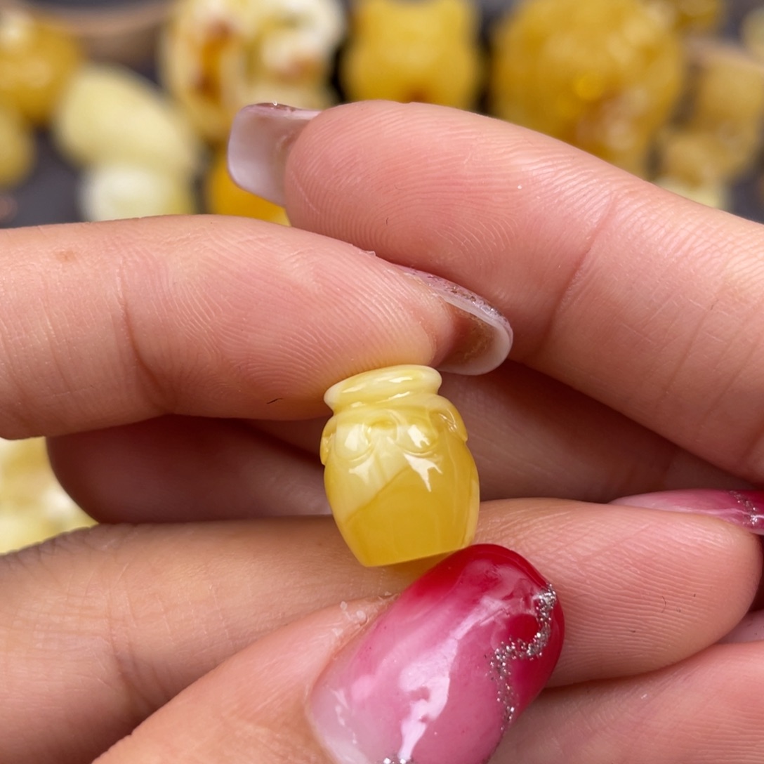 琥珀裸石未镶嵌蜜蜡