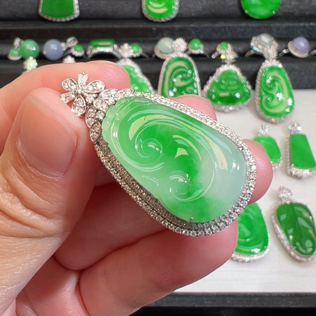 翡翠吊坠(不含链)18K金镶嵌雪*