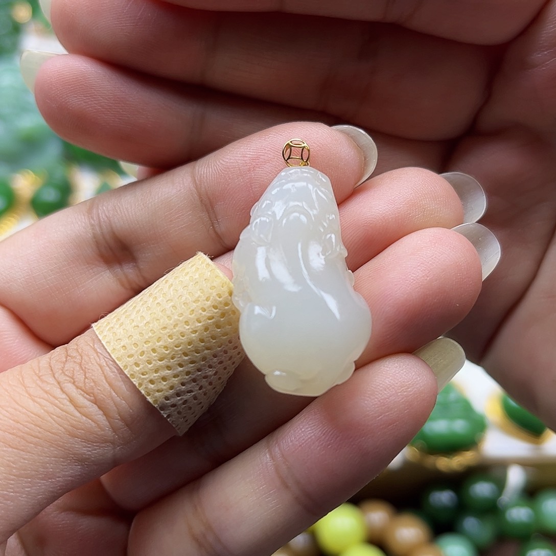 和田玉18K金镶嵌颈饰