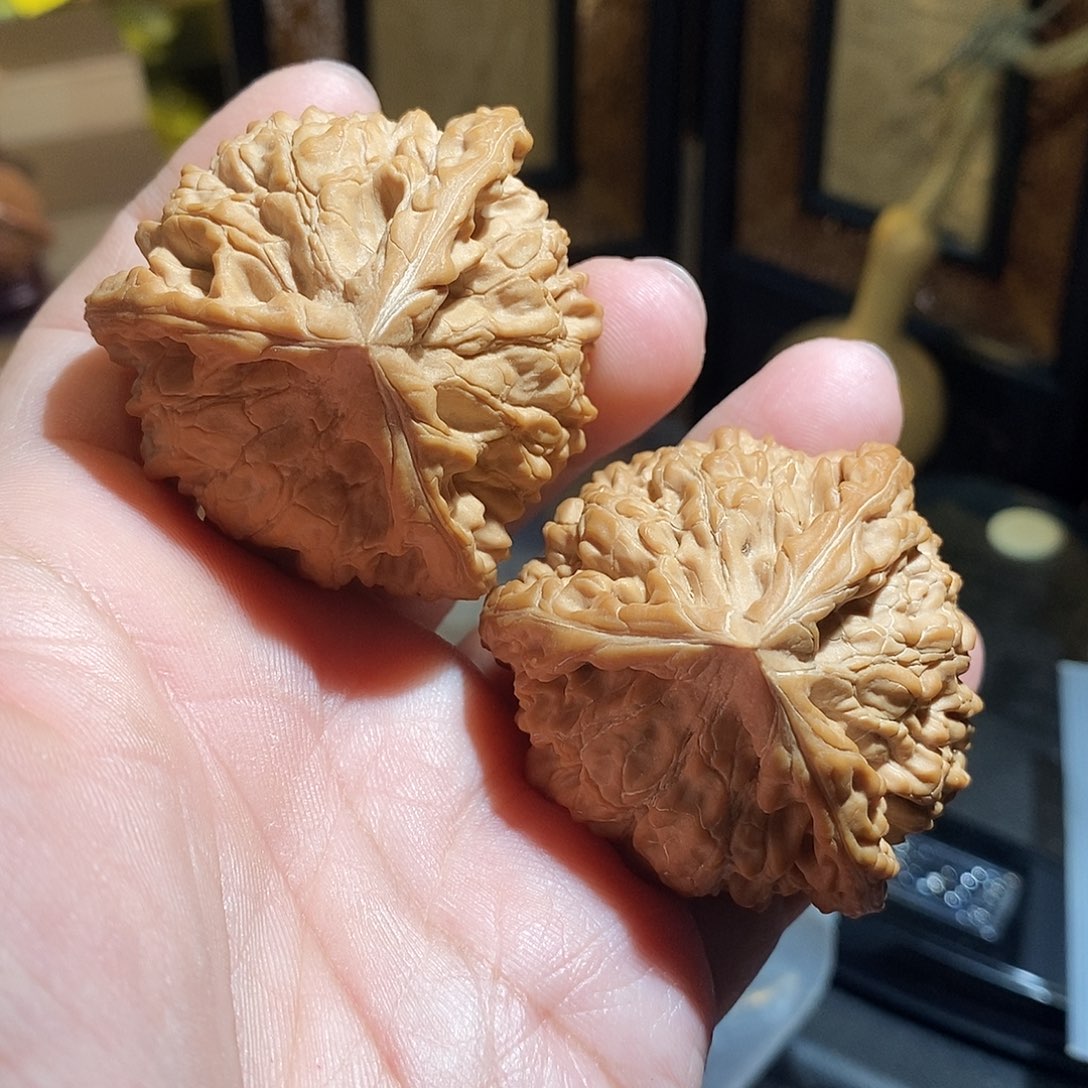 文玩核桃把件贪***园50王勇三棱全品