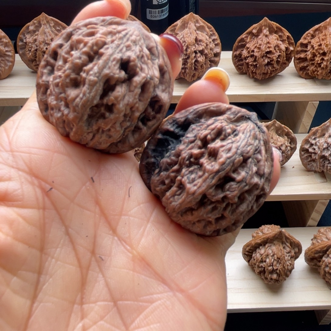 M***生吊坠文玩核桃秦岭核桃