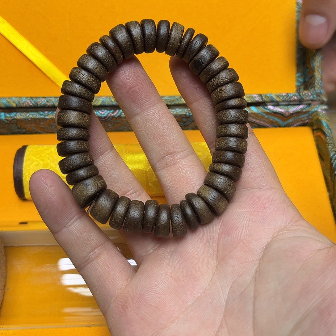 大叶紫檀（黑酸枝木类）