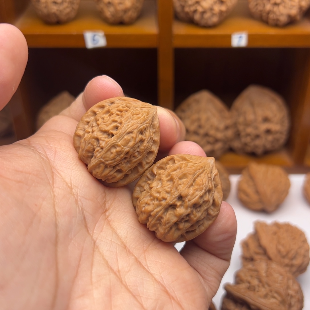 文玩核桃吊坠29野生手捻全品