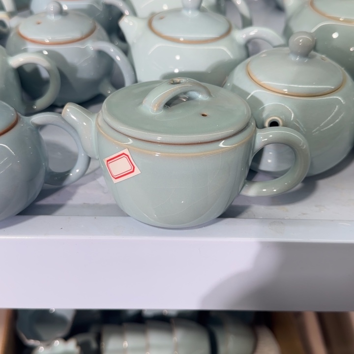 微瑕天青汉瓦壶11