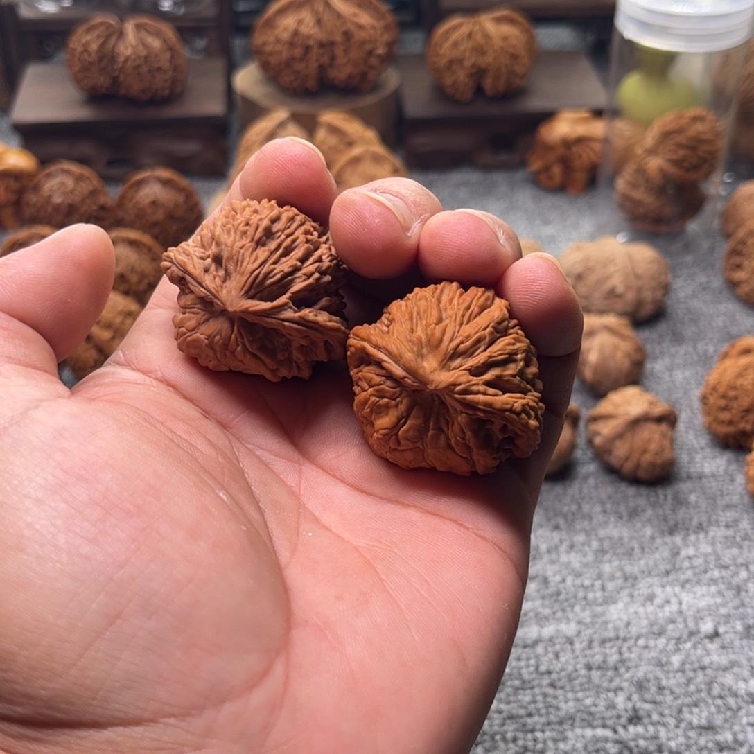 我***熊把件文玩核桃四座楼蛇头