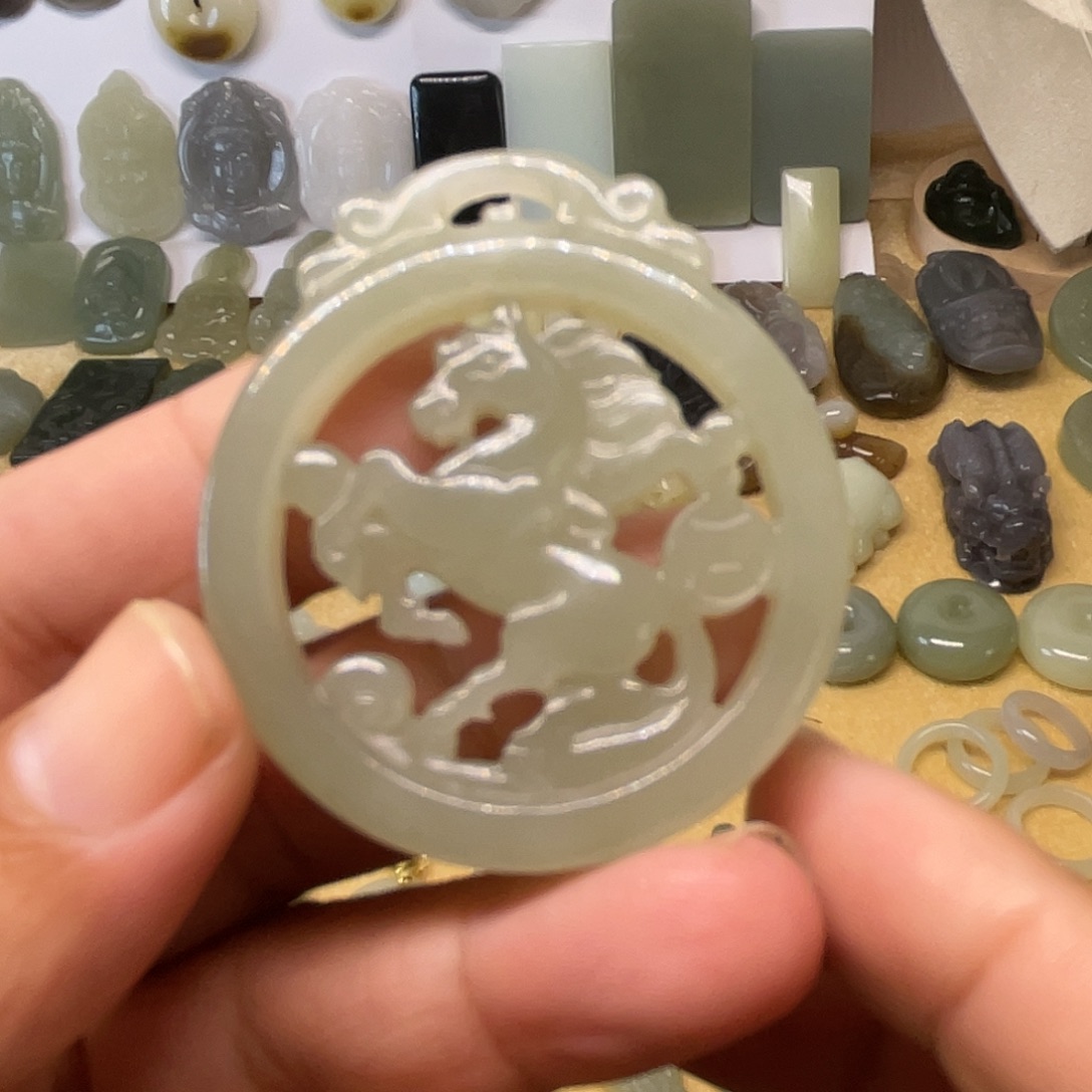 和田玉未镶嵌颈饰