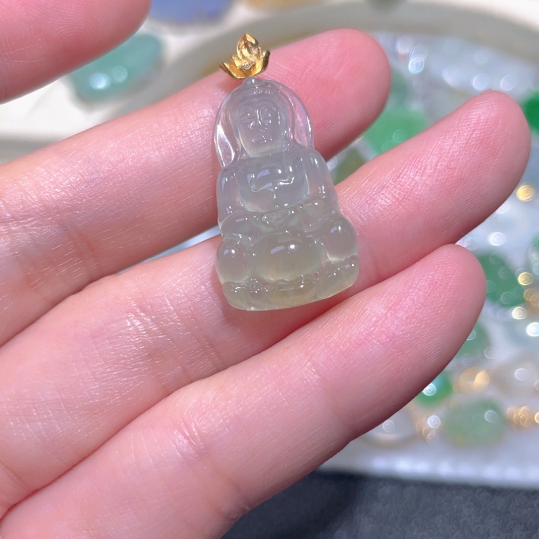 翡翠18K金镶嵌颈饰翡翠