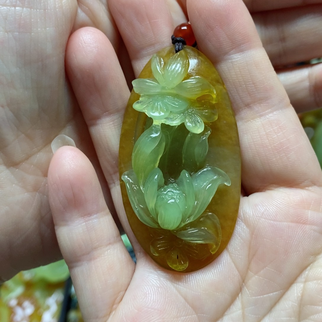 岫玉吊坠(赠链)未镶嵌