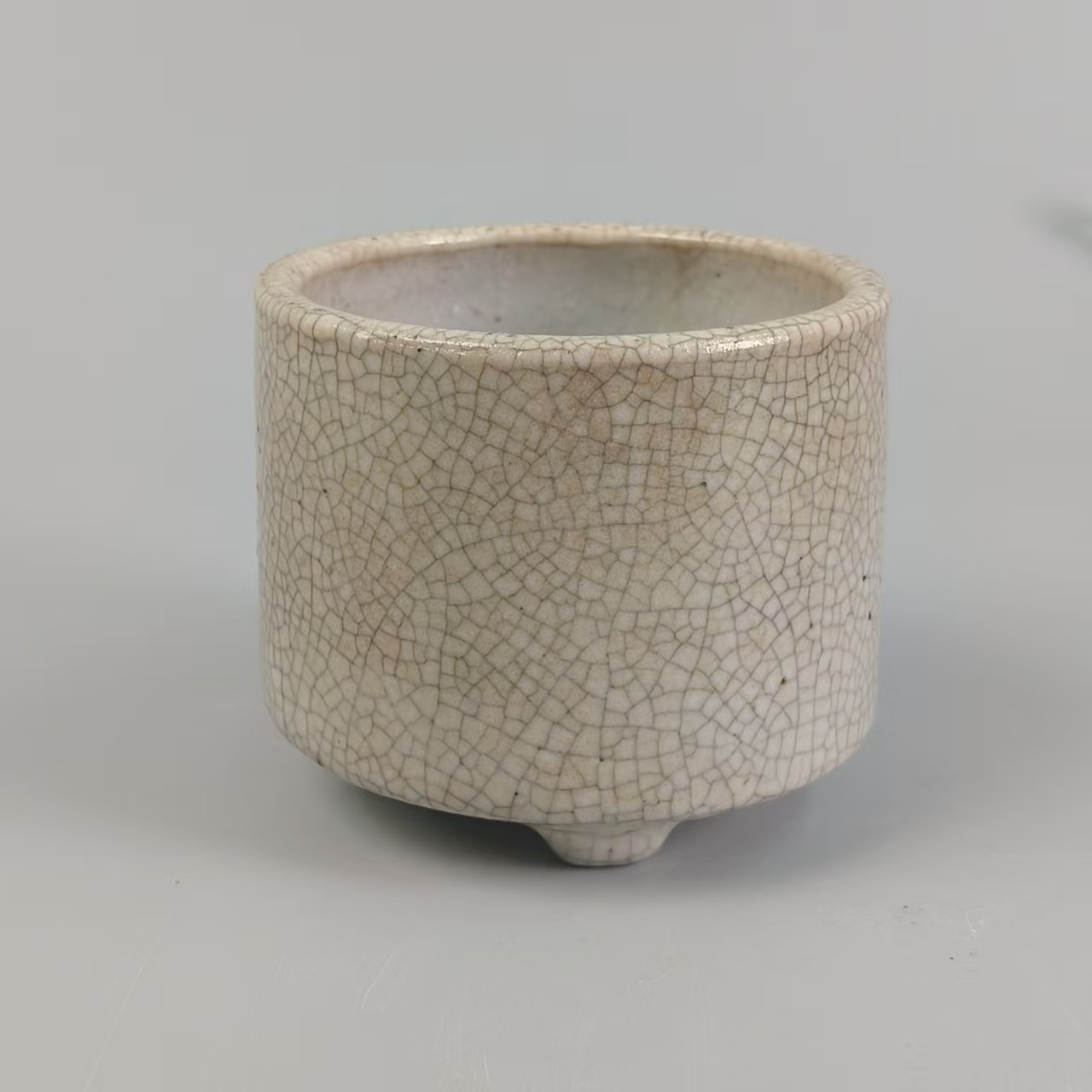 清中期 哥釉开片三足炉WG-0114