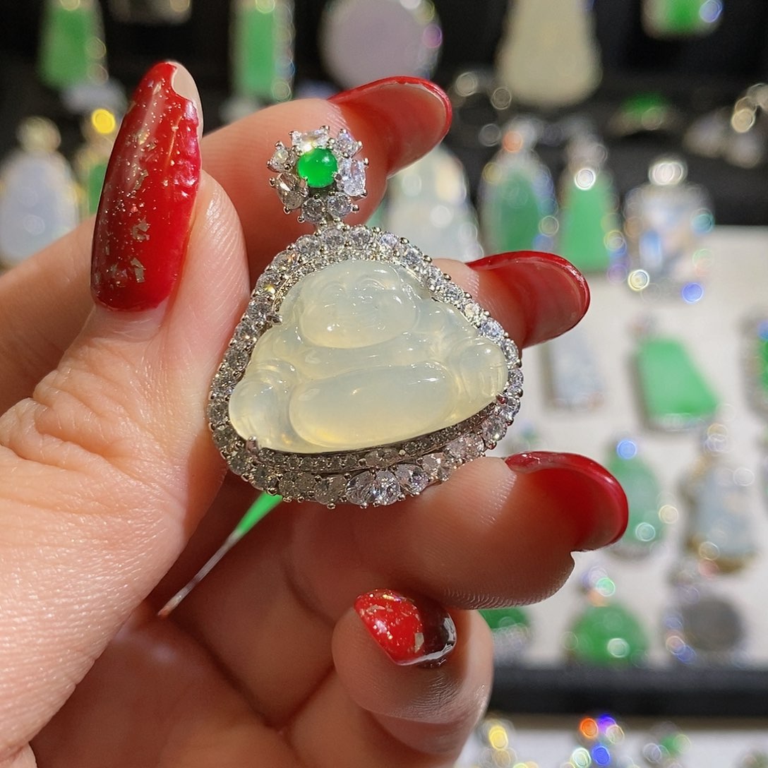 翡翠颈饰银S925镶嵌天然翡翠