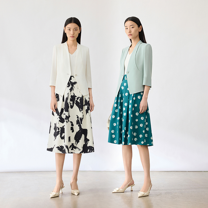 LANCY/朗姿夏季新款v领修身薄款西装外套优雅修身气质西服女