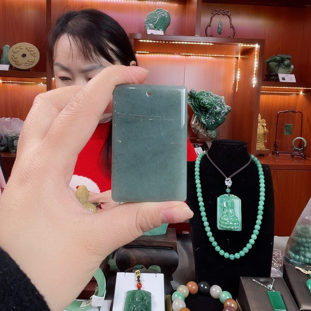 密玉（石英质玉）颈饰未镶嵌