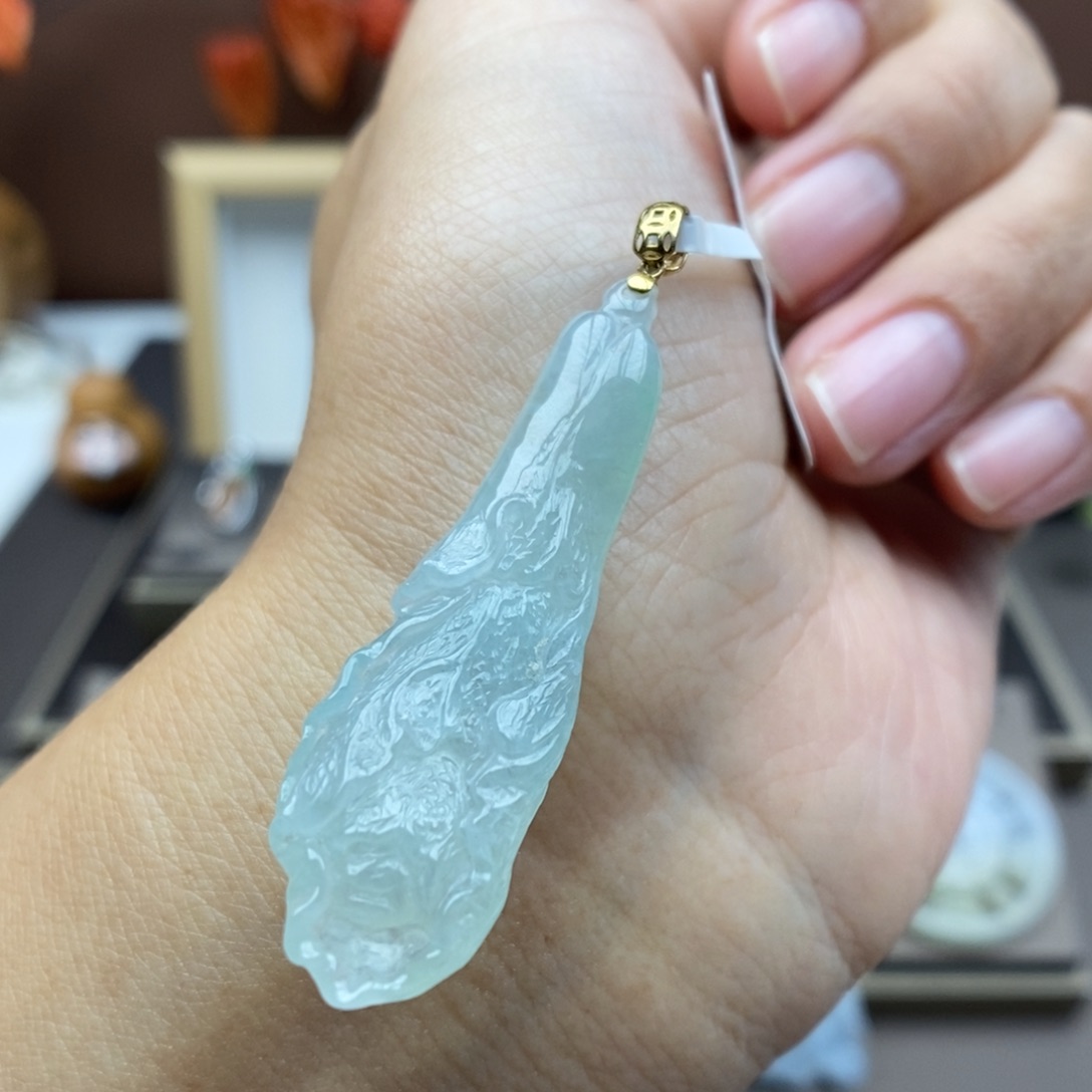 【闪购商品】颈饰18K金镶嵌翡翠72