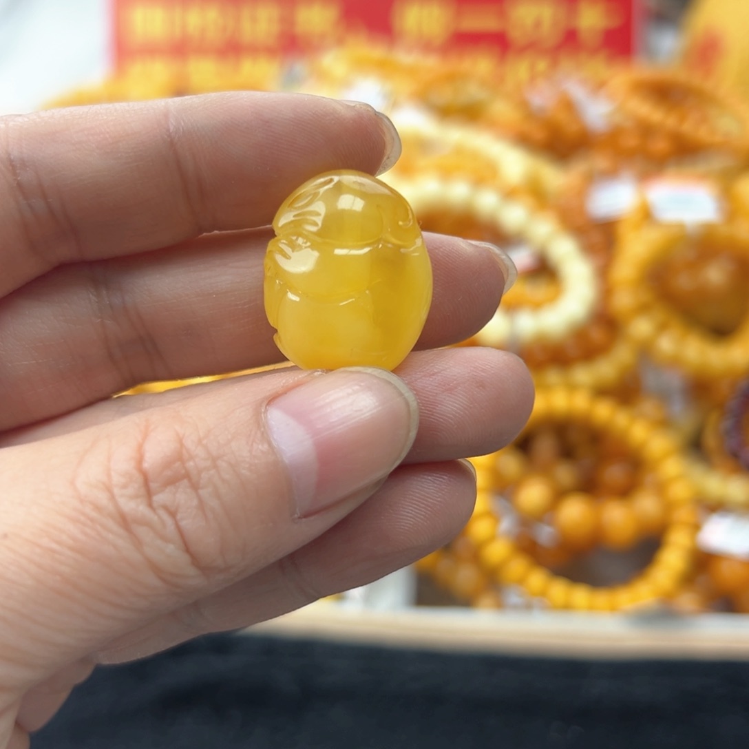 琥珀珠宝奇石未镶嵌