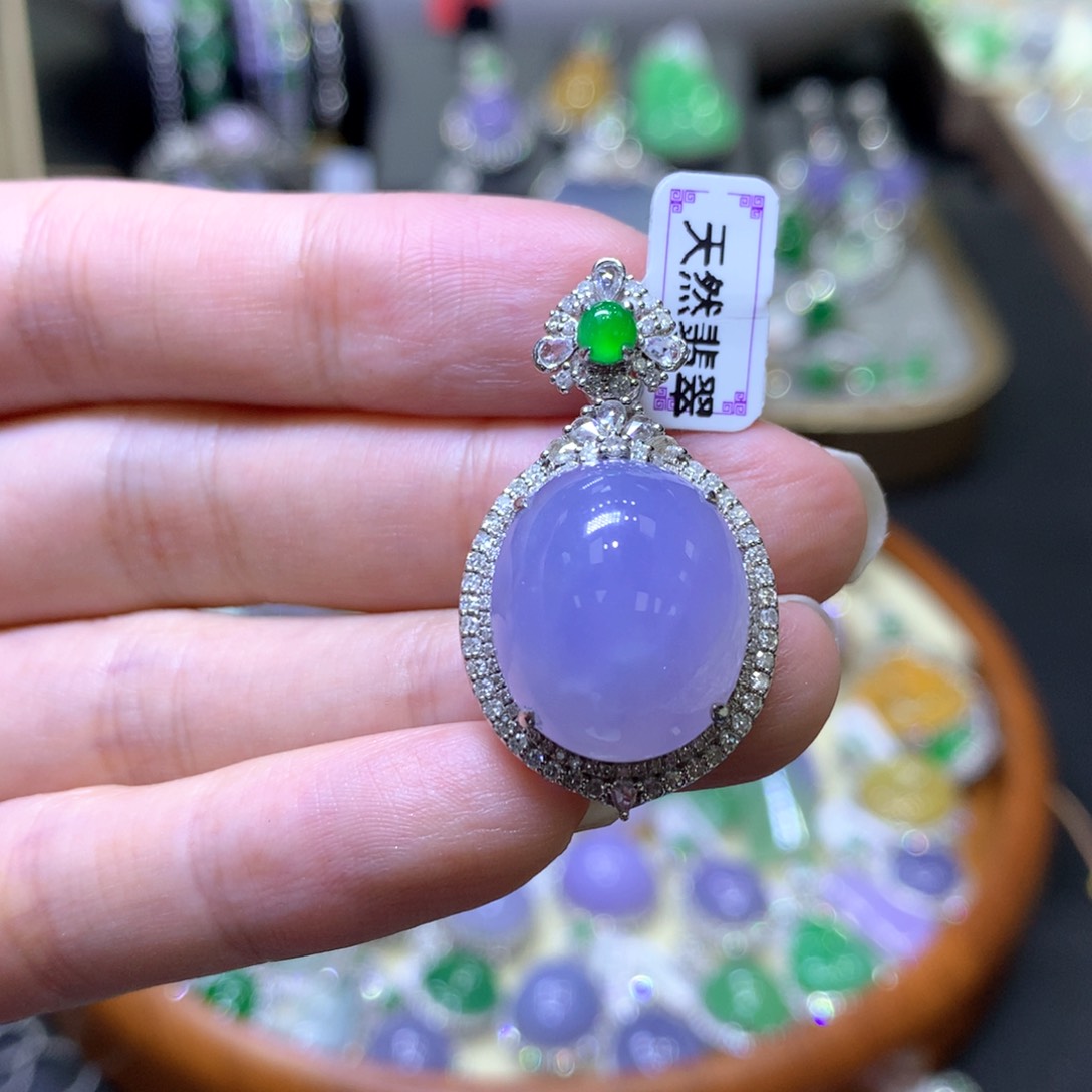 【闪购商品】翡翠颈饰18K金镶嵌翡翠吊坠项链