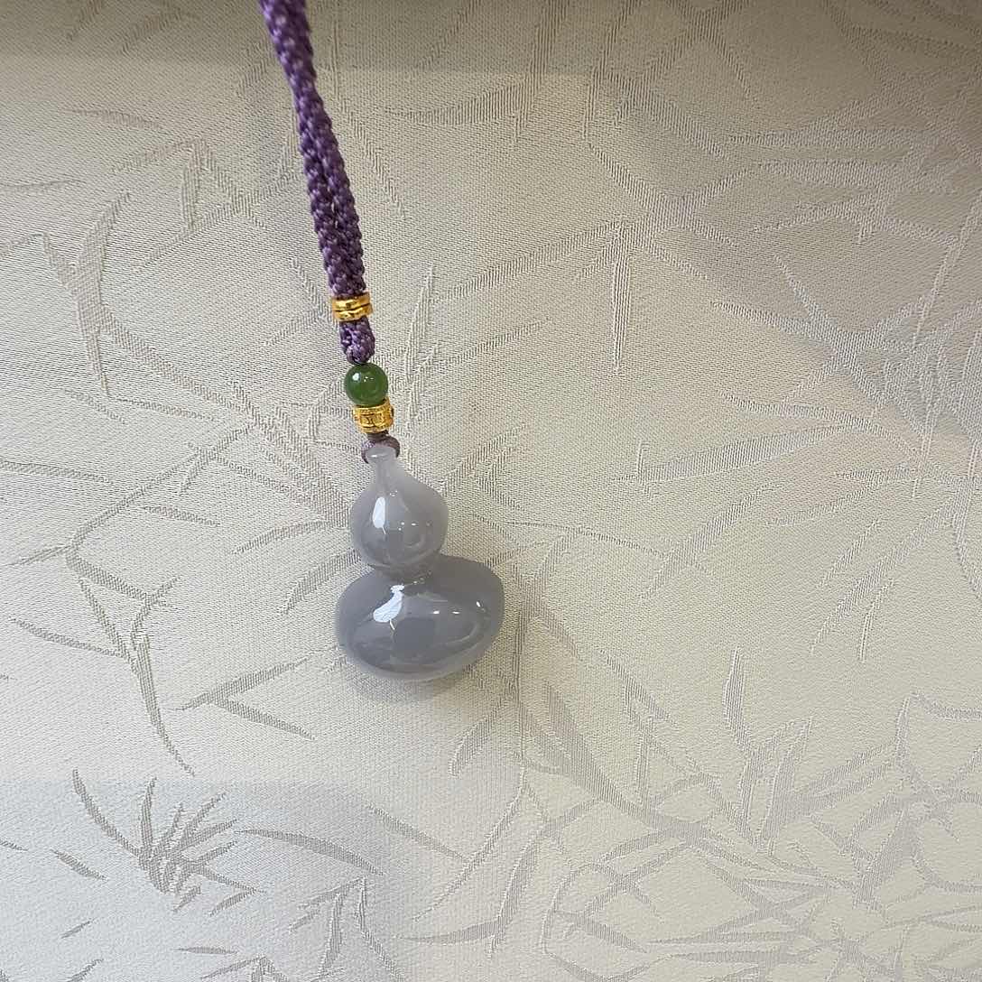 小***多和田玉未镶嵌颈饰