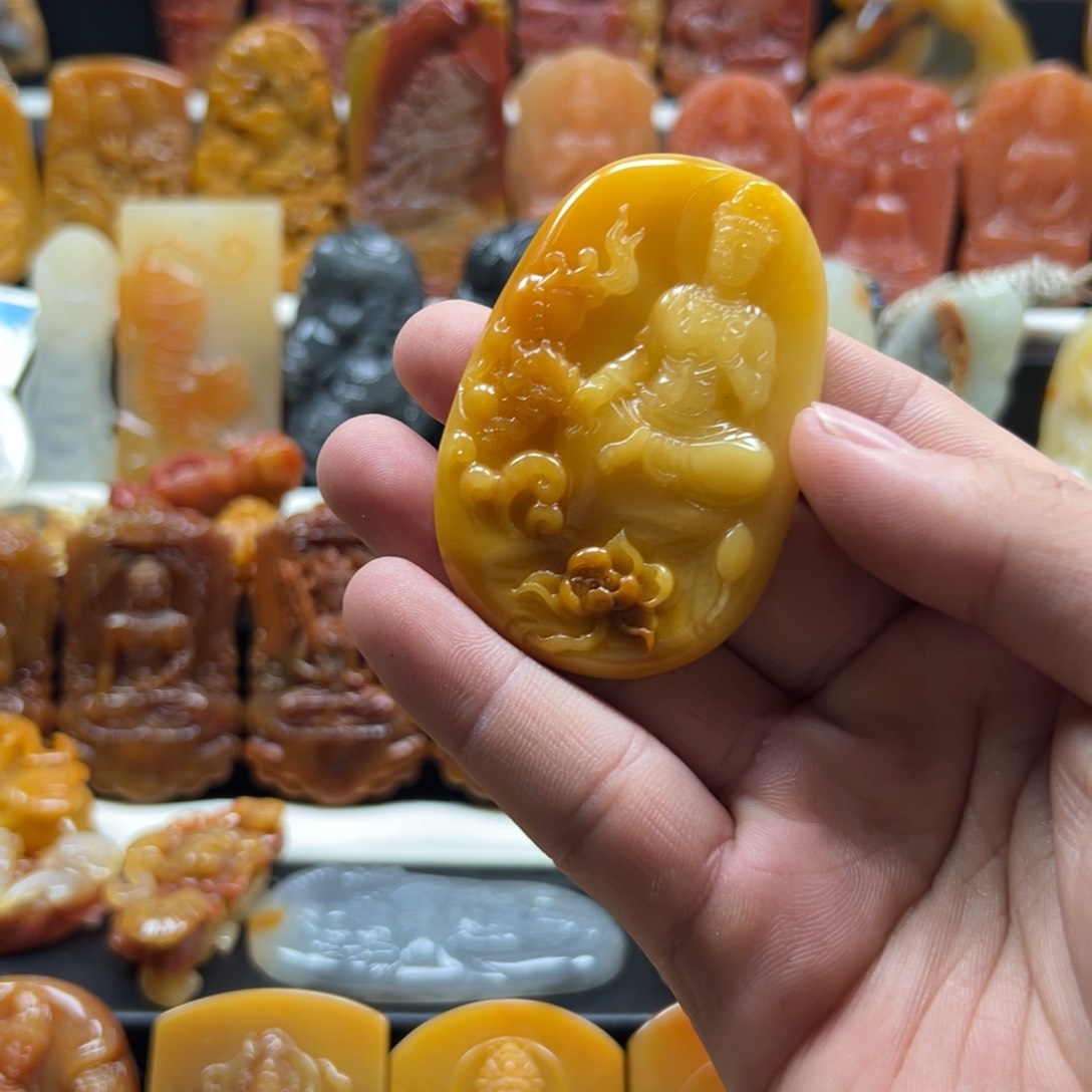 石英质玉（黄龙玉）黄龙玉未镶嵌遇**缘