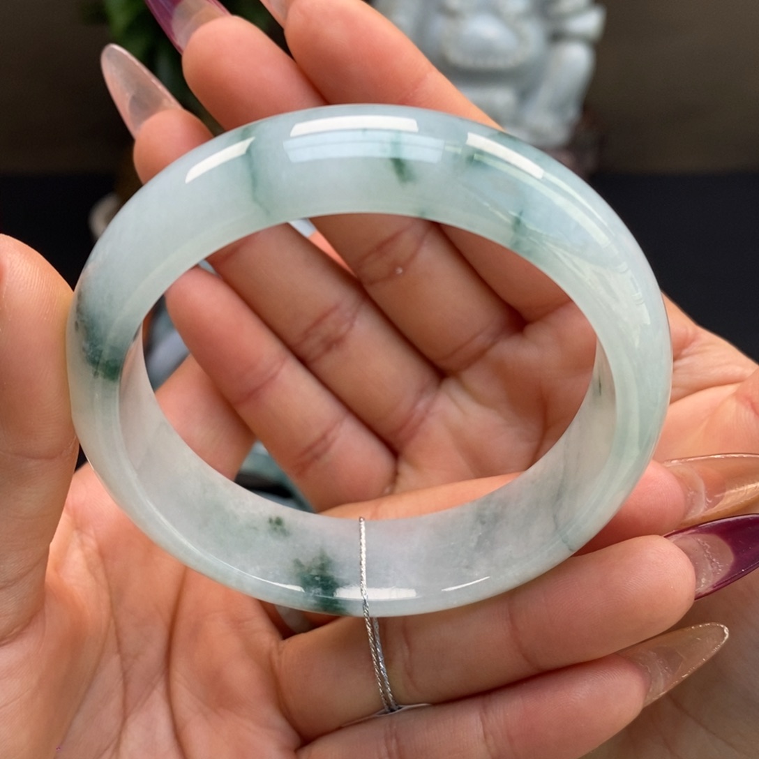翡翠手镯未镶嵌天然
