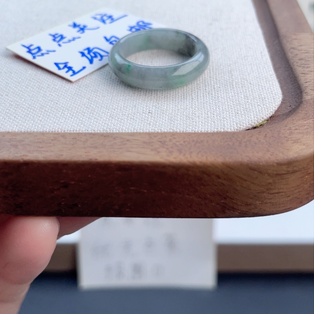 翡翠未镶嵌戒指16 号 港码 17