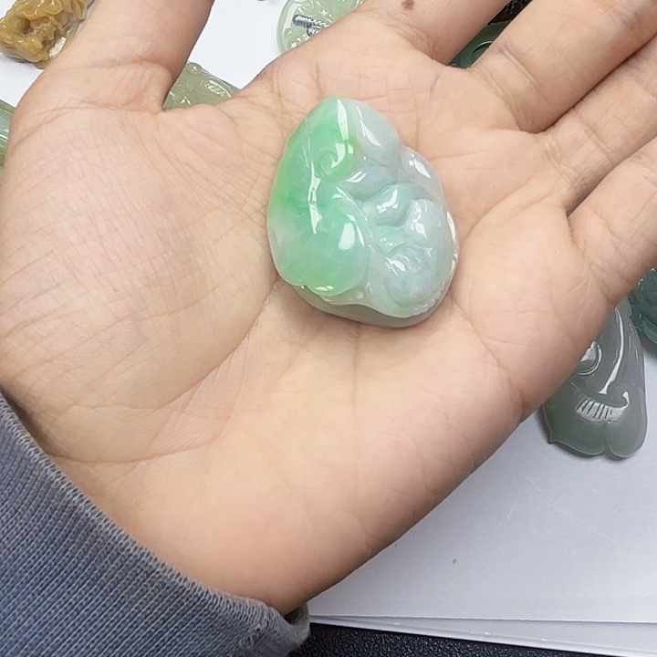 管***谁翡翠未镶嵌颈饰天然翡翠直播闪购