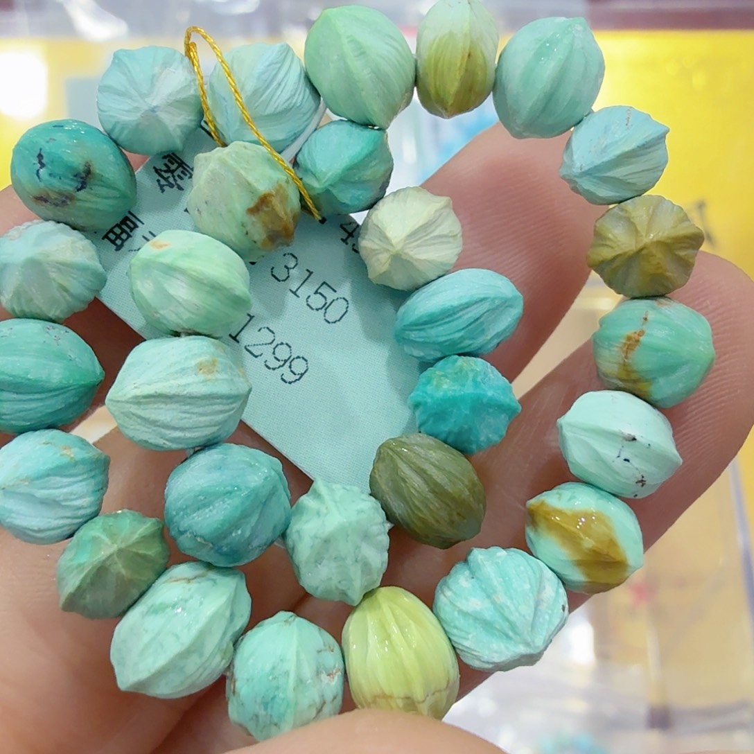 绿松石未镶嵌珠宝奇石