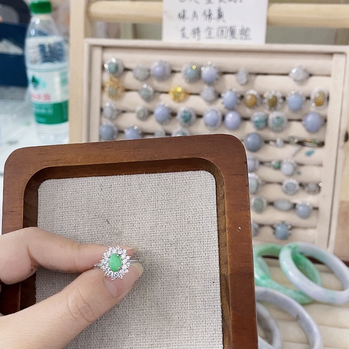 翡翠未镶嵌颈饰天然翡翠Ａ货