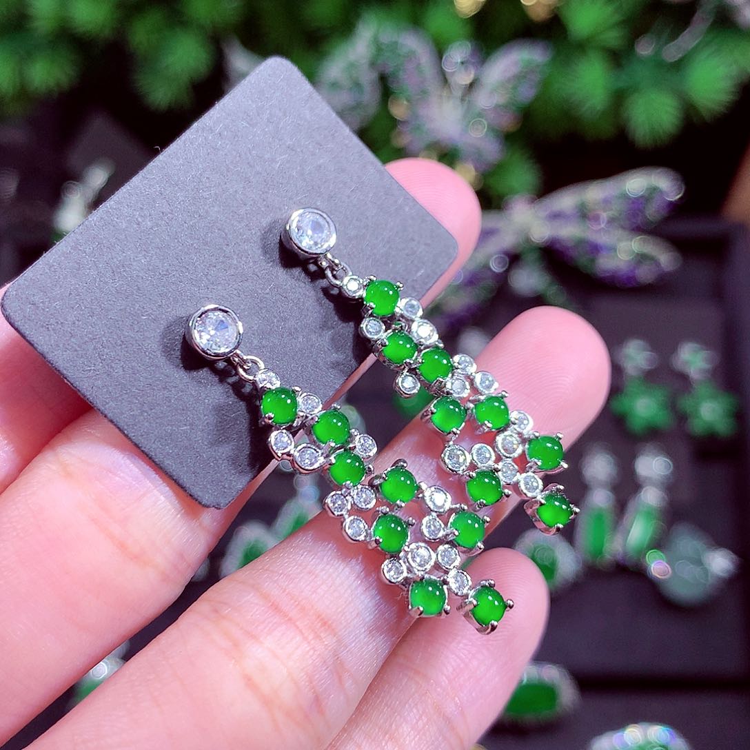 颈饰未镶嵌翡翠天然