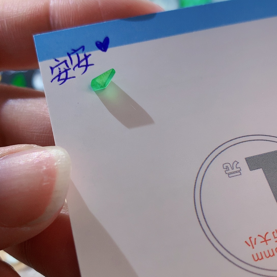 翡翠颈饰未镶嵌天然翡翠高冰切割