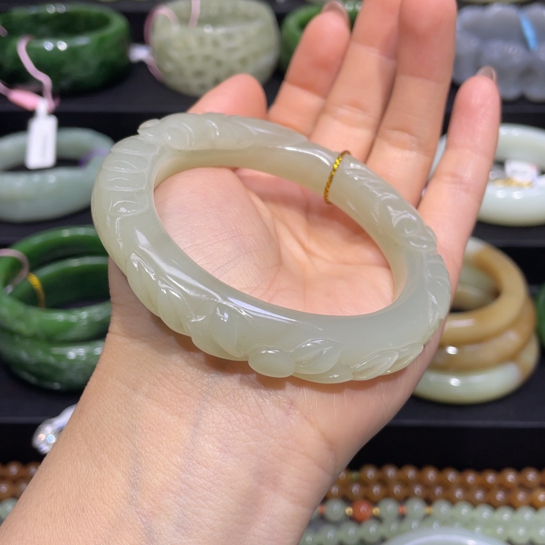 和田玉手镯57圈口 编号58未镶嵌