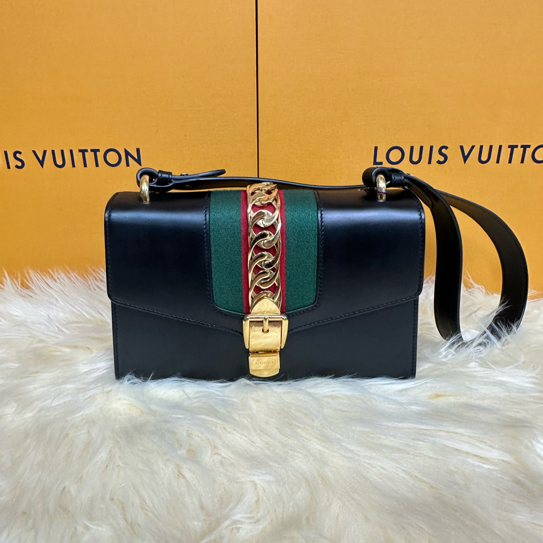 修复品【全原无修复】GUCCI/古驰黑色塞尔维亚单肩斜挎女士背包