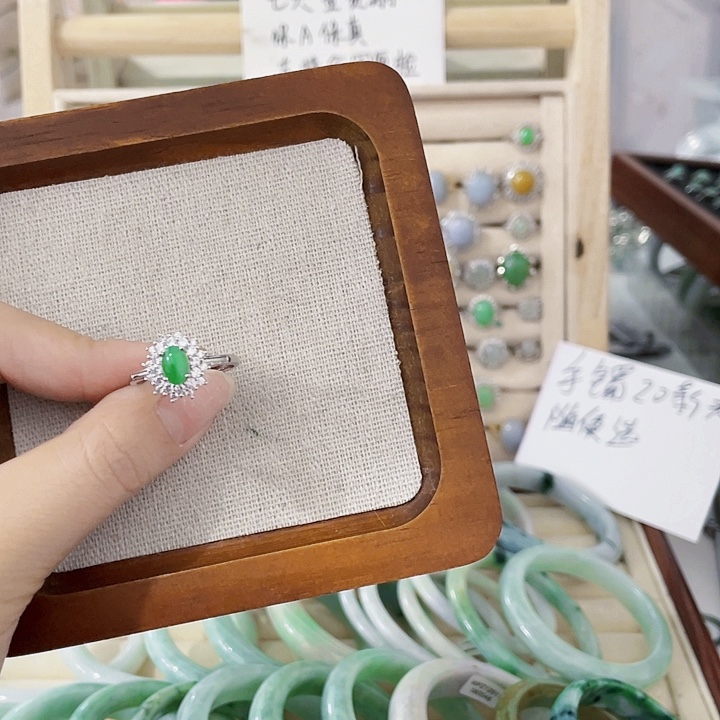 翡翠未镶嵌颈饰天然翡翠Ａ货