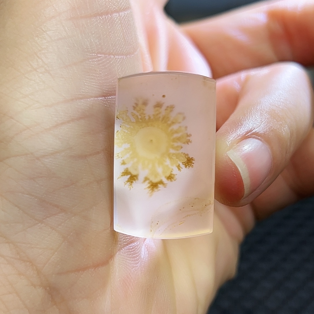 玛瑙/玉髓未镶嵌珠宝半成品