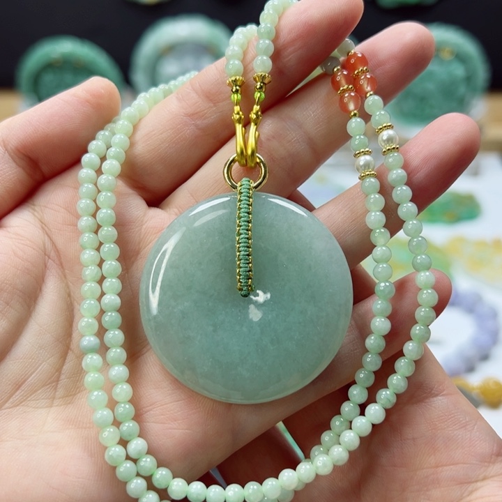 颈饰未镶嵌翡翠吊坠