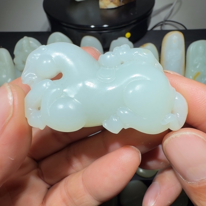 颈饰未镶嵌和田玉（糖玉）胖****福