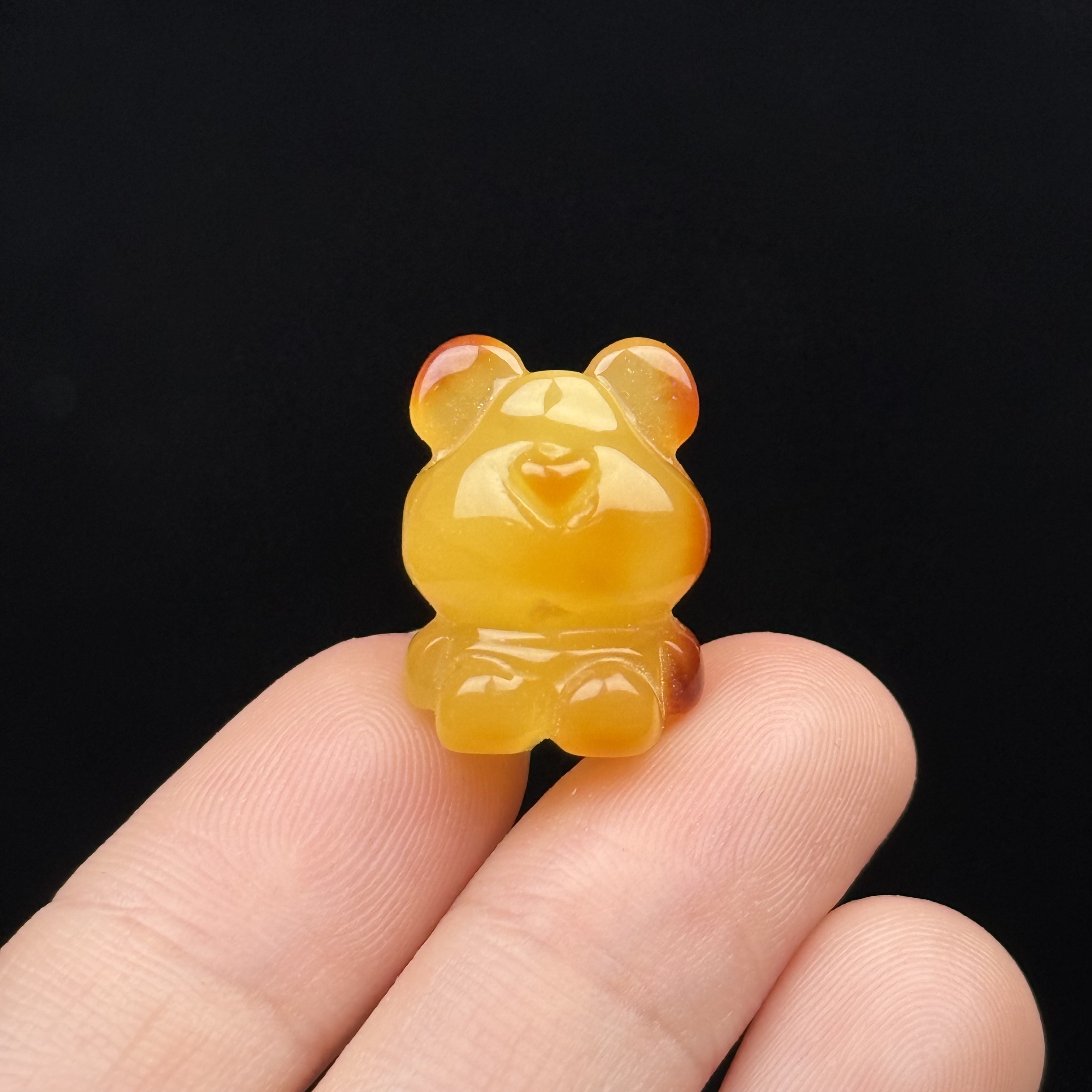 K9767天然原矿蜜蜡 雕刻小熊13*18*13mm 支持鉴定假一罚十